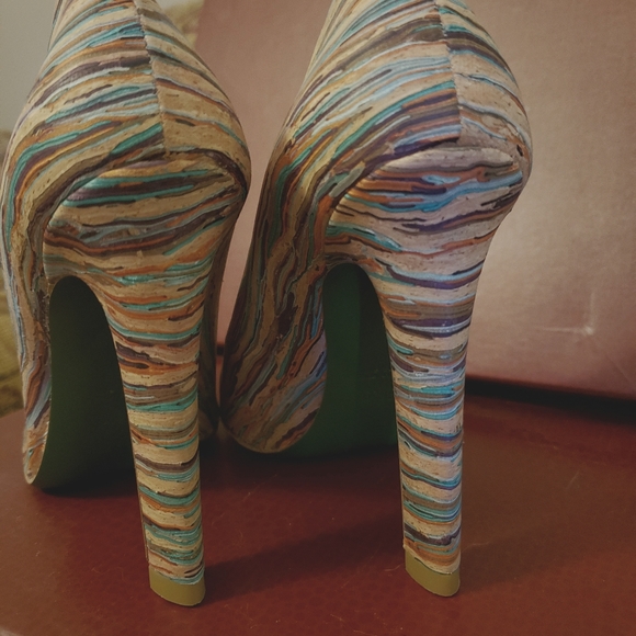 ‼️SOLD‼️⭐NWOB⭐ Donald J Pliner Artwork Cork Heel, … - Picture 3 of 6